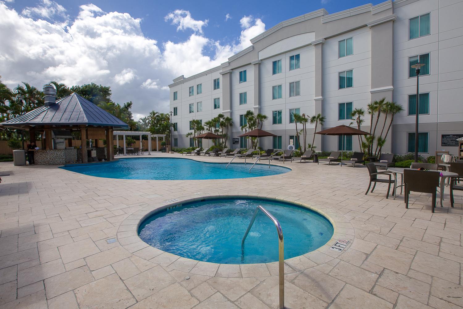 Hampton Inn & Suites San Juan Carolina Extérieur photo