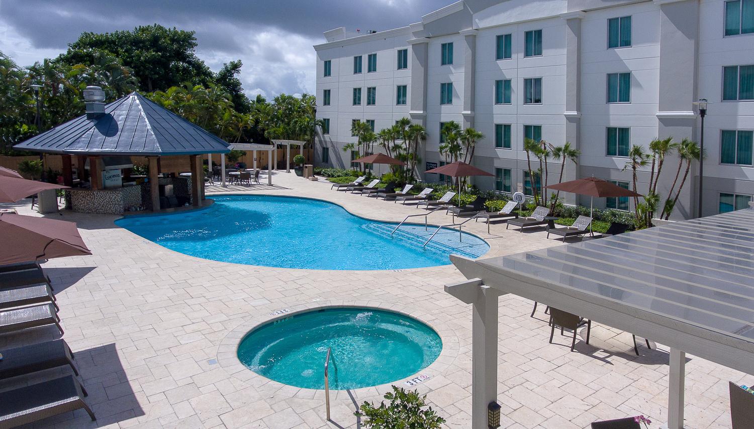 Hampton Inn & Suites San Juan Carolina Extérieur photo
