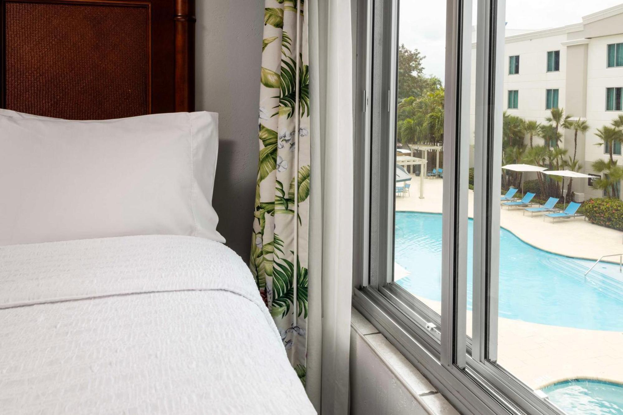 Hampton Inn & Suites San Juan Carolina Extérieur photo