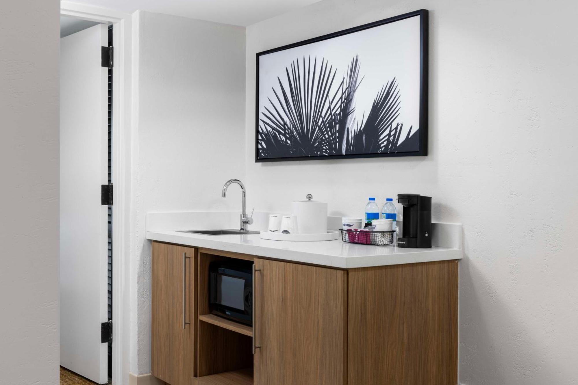 Hampton Inn & Suites San Juan Carolina Extérieur photo