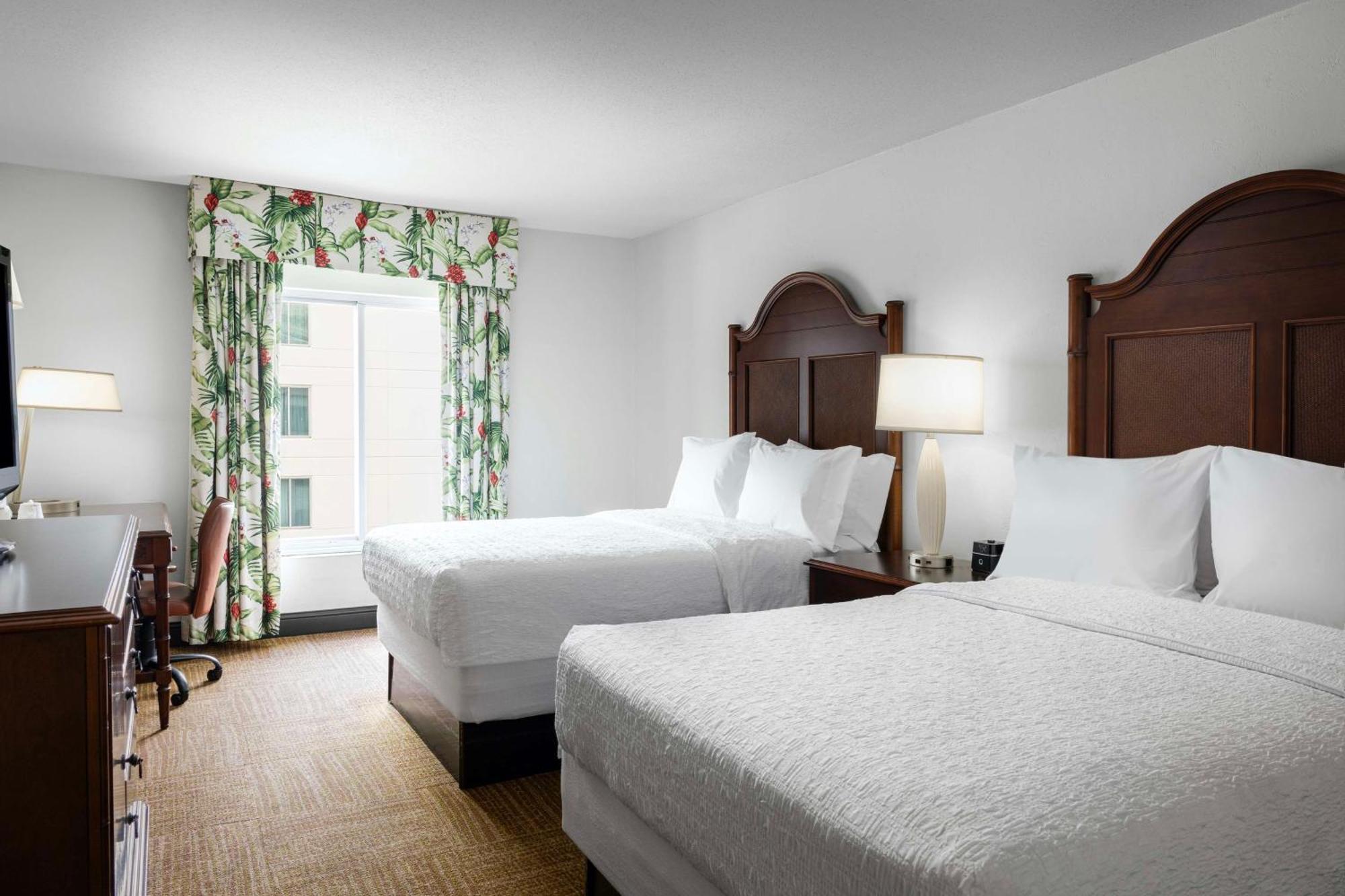 Hampton Inn & Suites San Juan Carolina Extérieur photo